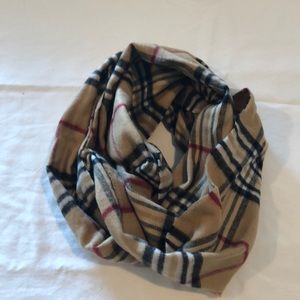 V.FRAAS infinity plaid scarf